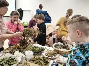 Bylinky všemi smysly – přednáška členky ČAZV na Dětské zemědělské akademii